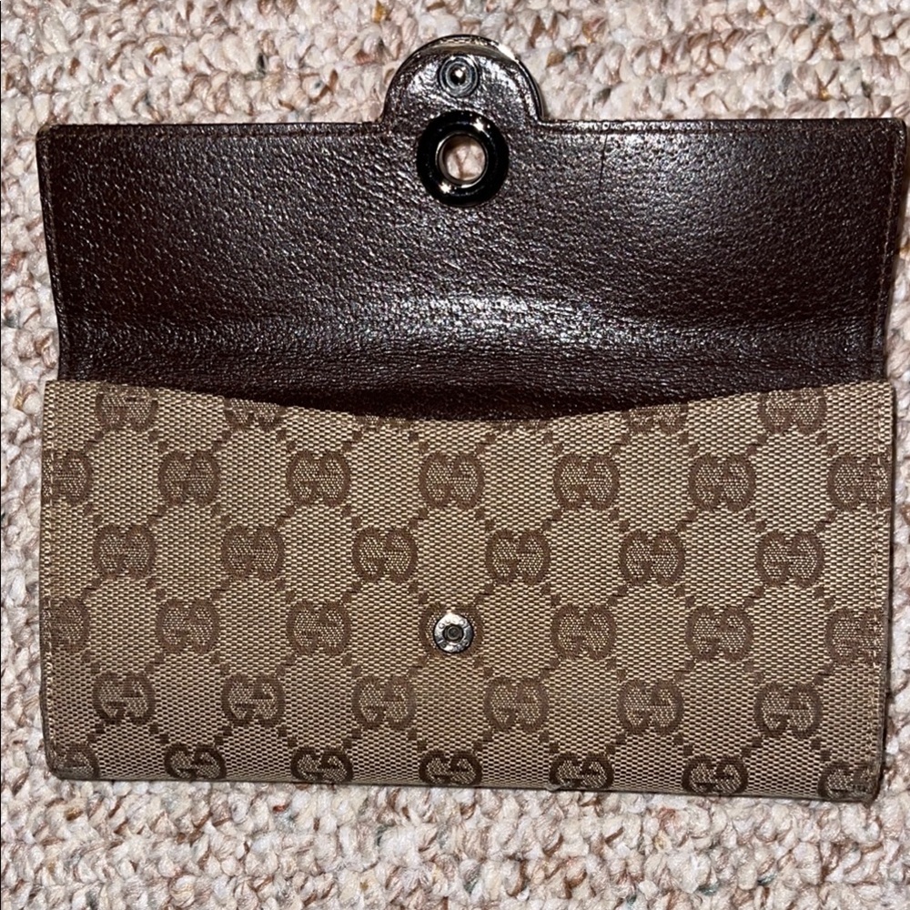 Gucci Eclipse Brown Monogram Wallet - Picture 9 of 16